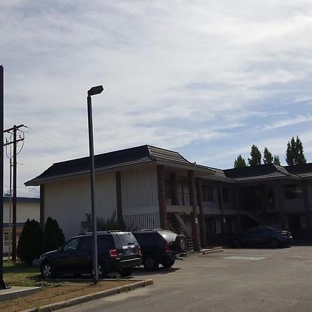 North Pointe Inn And Suites Kelowna Exterior foto