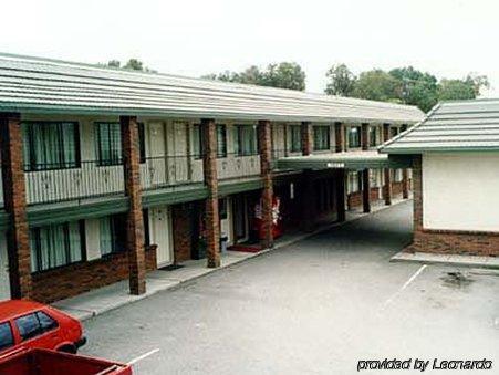 North Pointe Inn And Suites Kelowna Exterior foto